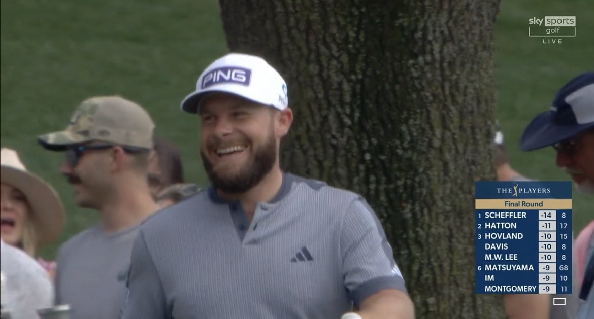 paulsmithuk's tweet photo. OMG, if you follow golf, here is Hatton smiling for once! #PlayersChampionship #tyrellhatton stunning back 9! #THEPLAYERS https://t.co/CkAqagmEPx