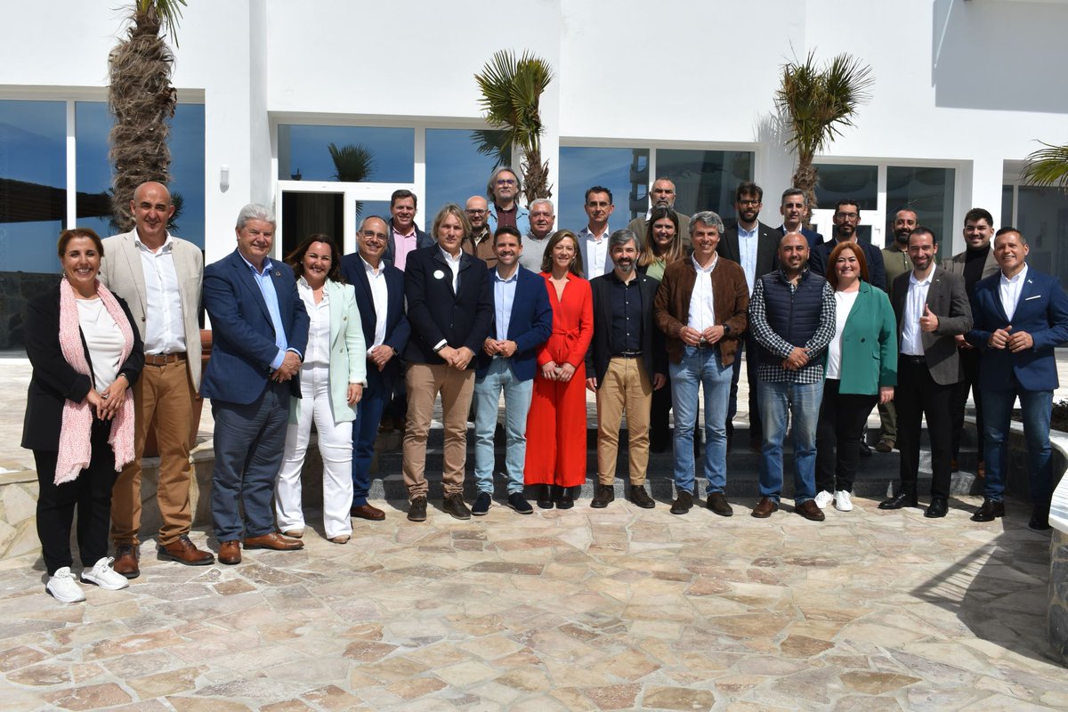 Levantaos_ca's tweet photo. 💚 Cádiz, y su candidato @Ismael_Beiro, han ejercido hoy de anfitriones en la presentación de nuestros candidatos para las municipales. Nuestra provincia aportará el mayor porcentaje de listas de @Levantaos_and 
#EleccionesMunicipales2023 #andalucistas #AndalucesLevantaos https://t.co/Uq62C0J2oL