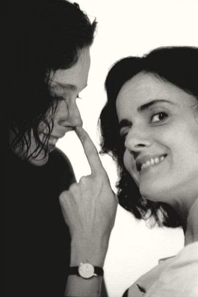 sapatroas's tweet photo. - Andrea Beltrao e Marieta Severo por Angelo Pastorello, 1990 ♡ https://t.co/I9nsEbyJ7Z