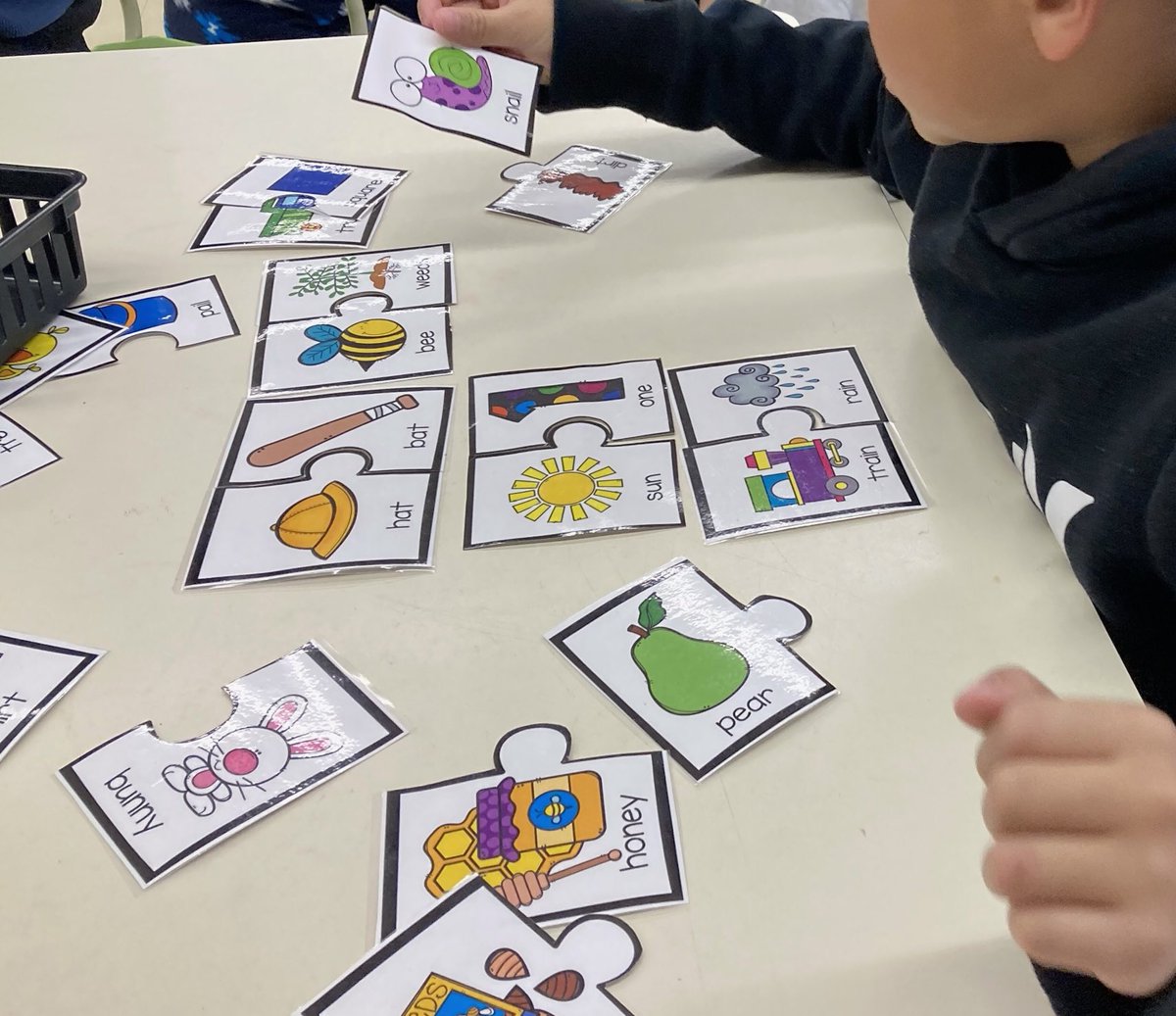 KeelerSchool's tweet photo. Kindergarten students develop their phonemic understanding by engaging in daily literacy centres. #Keeler #WeAreCBE #literacy https://t.co/9ScaBbbeZU