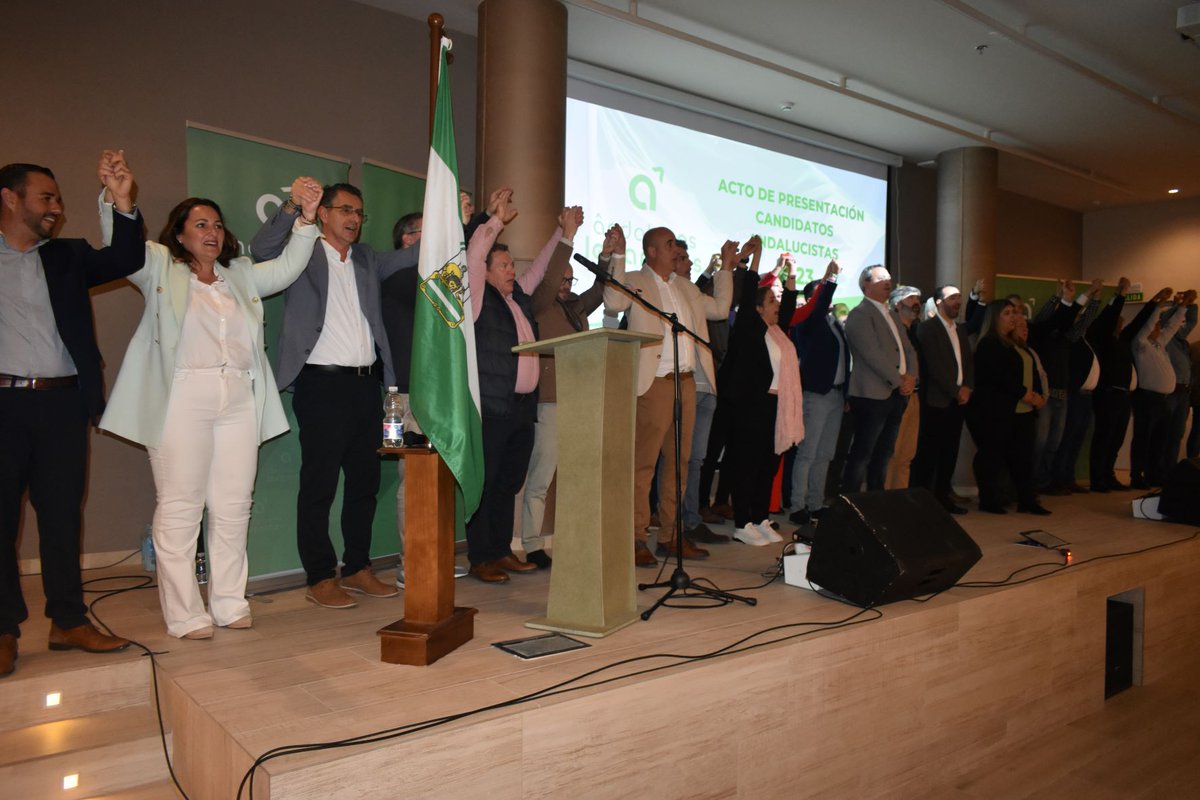 Levantaos_ca's tweet photo. 💚 Cádiz, y su candidato @Ismael_Beiro, han ejercido hoy de anfitriones en la presentación de nuestros candidatos para las municipales. Nuestra provincia aportará el mayor porcentaje de listas de @Levantaos_and 
#EleccionesMunicipales2023 #andalucistas #AndalucesLevantaos https://t.co/Uq62C0J2oL