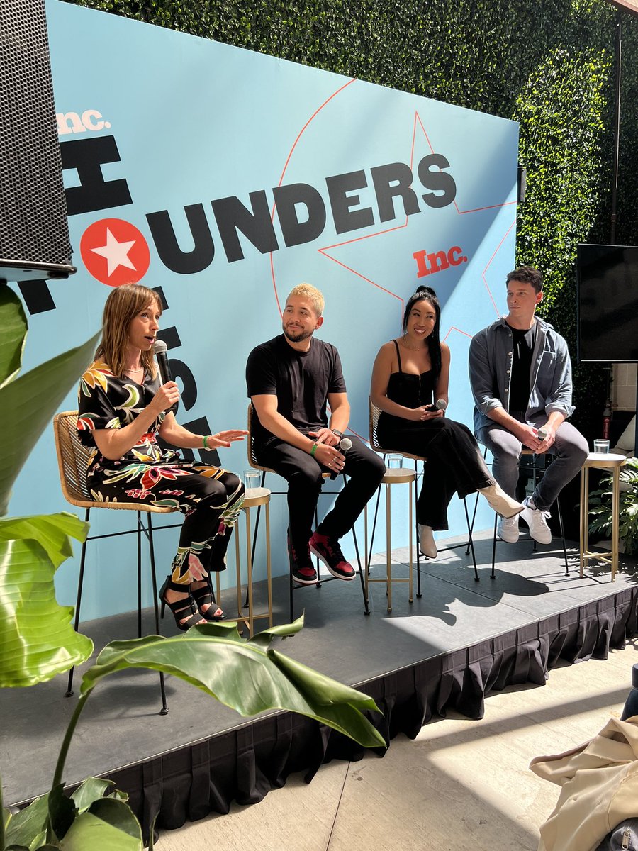 FROM SOCIAL MEDIA TO ENTREPRENEUR: HOW TO BUILD A STRONG ONLINE COMMUNITY BEFORE LAUNCHING YOUR PRODUCT with @nicktorg, @blogilates and @ConnorSaeli #FoundersHouse