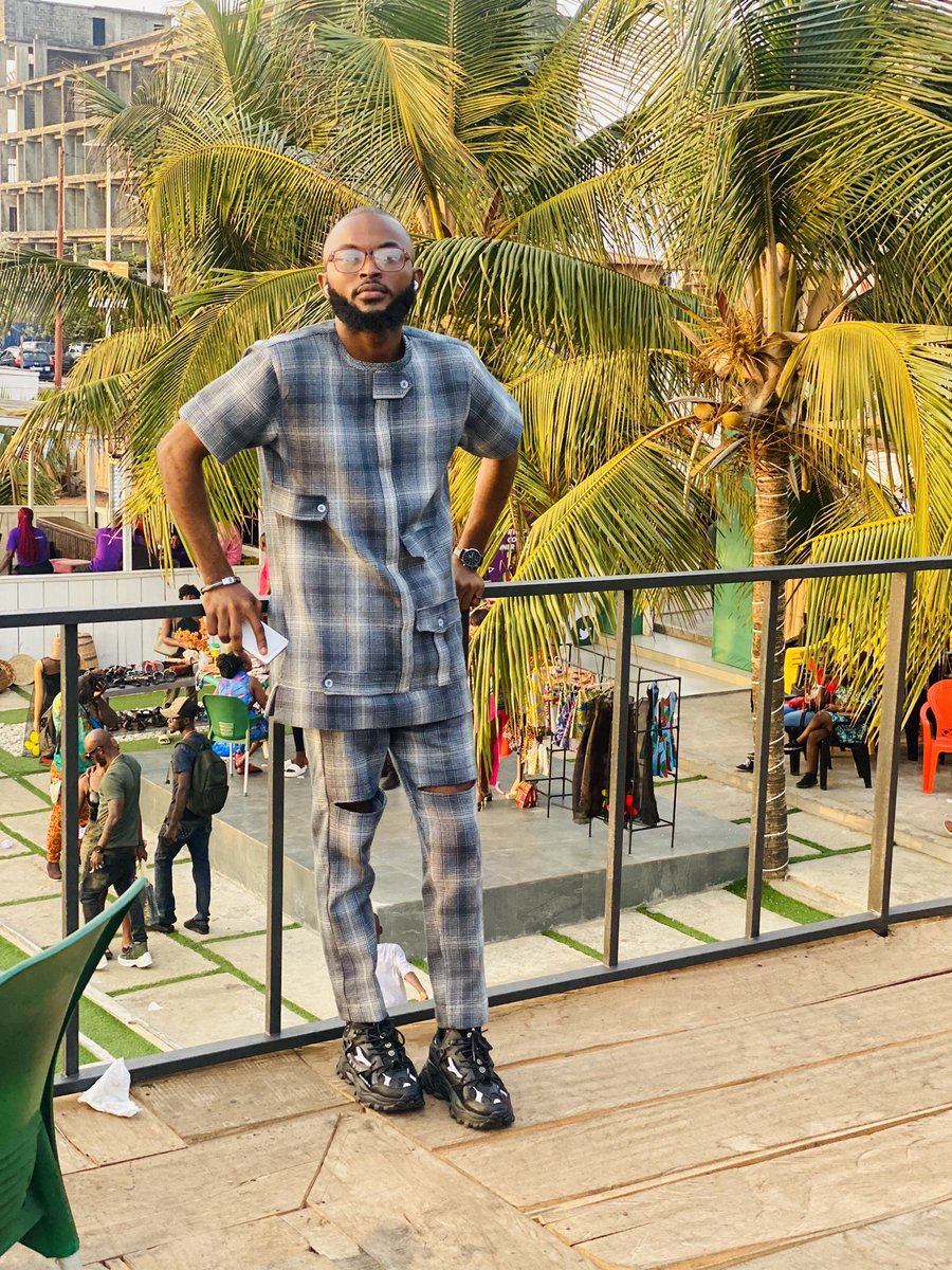 PeterSahrAruna4's tweet photo. Cozy in an easy wear of wool fabrics from @pee_ptf
#SaloneTwitter https://t.co/Jwfzs2Hebq