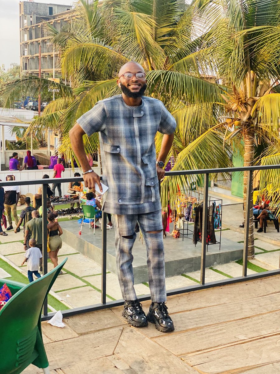 PeterSahrAruna4's tweet photo. Cozy in an easy wear of wool fabrics from @pee_ptf
#SaloneTwitter https://t.co/Jwfzs2Hebq