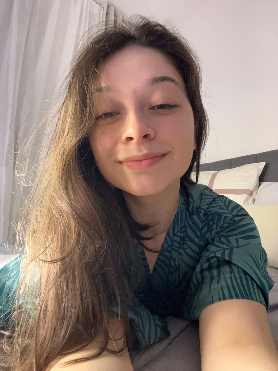 imstarrymelody's tweet photo. Any gamers wanna hook up? https://t.co/UR52fVFhDJ