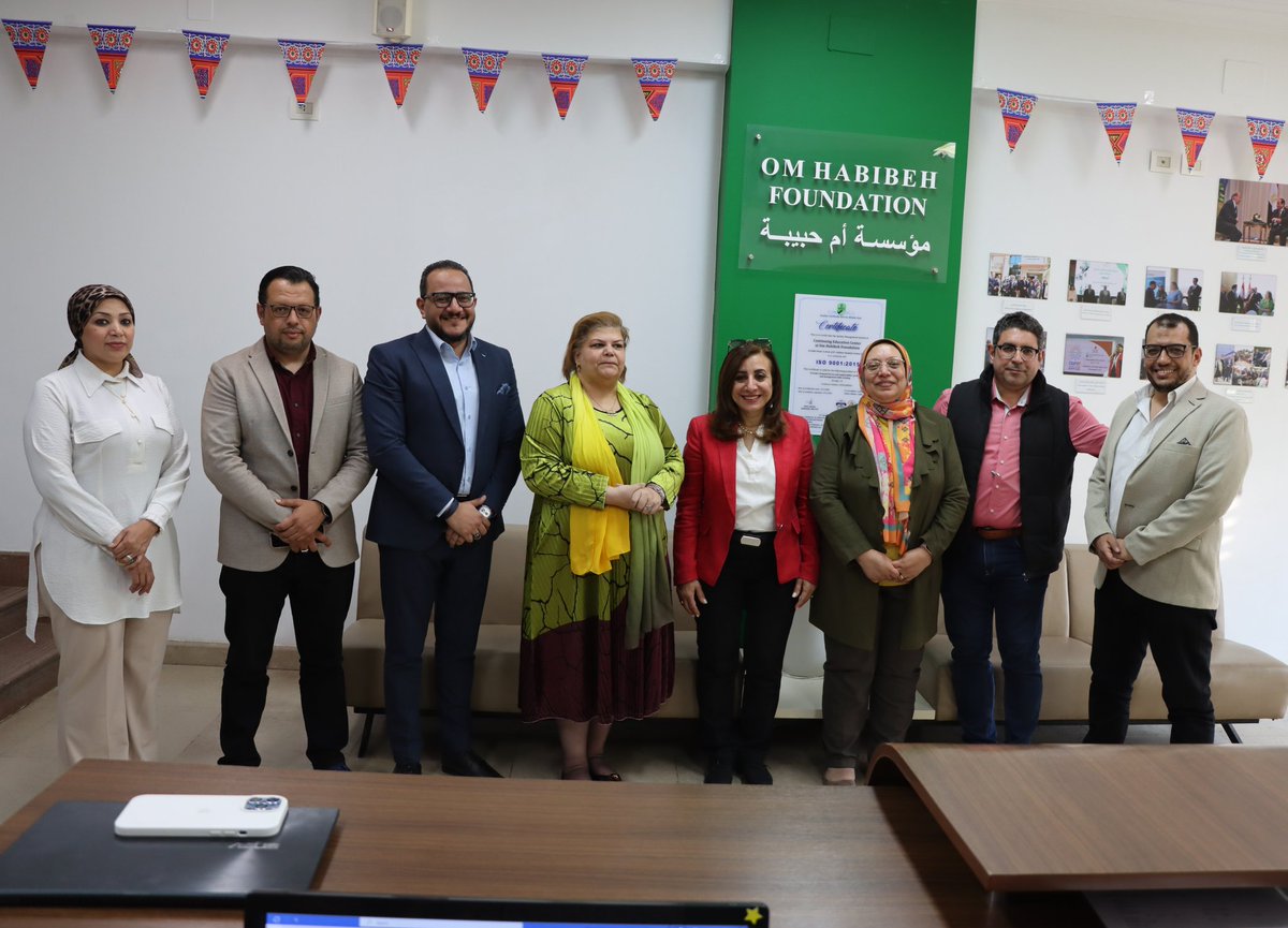 CDCD_News's tweet photo. وزارة الاتصالات وتكنولوجيا المعلومات توقع مذكرة تفاهم مع مؤسسة أم حبيبة وأغاخان مصر بشأن التنمية المجتمعية الرقمية في أسوان
أسوان، مارس 2023
للمزيد من التفاصيل:
https://t.co/UHm8twc0bf https://t.co/xFn9d3rtOd