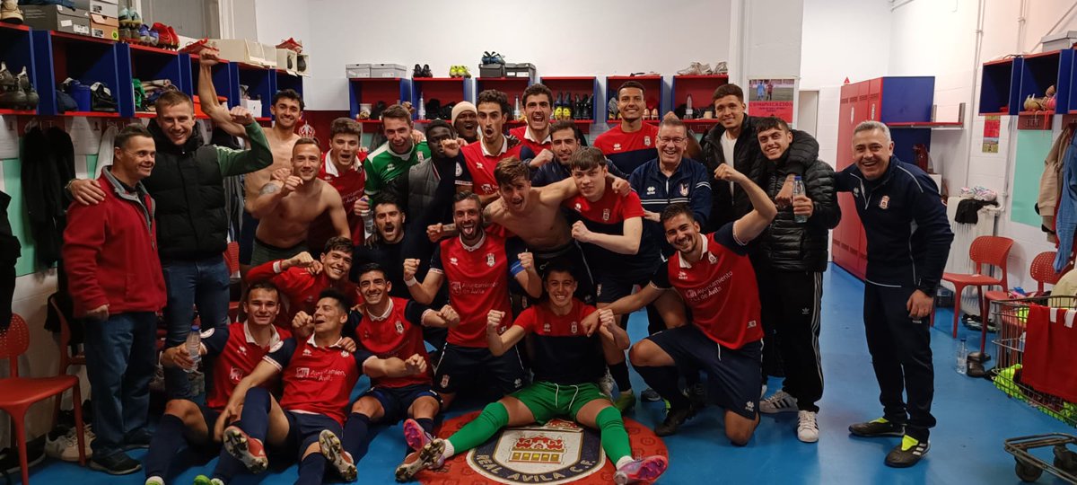 🔴🔵 Gracias a todos los que se acercaron al Adolfo Suárez🔵🔴

🔝𝐋𝐨𝐬 𝟑 𝐩𝐮𝐧𝐭𝐨𝐬 𝐬𝐞 𝐪𝐮𝐞𝐝𝐚𝐧 𝐞𝐧 𝐜𝐚𝐬𝐚😉

#RealÁvila | #SentimientoEncarnado | #LoQueFuimosSomosYSeremos