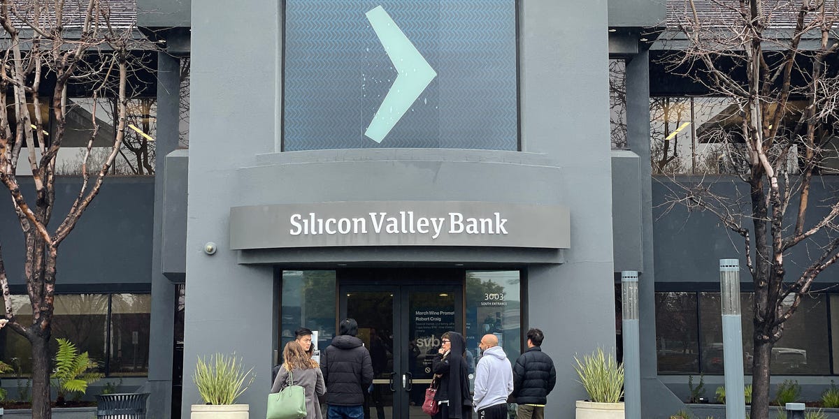 CustDriven's tweet photo. Control of Silicon Valley Bank up for auction as federal officials weigh protecting uninsured deposits after collapse https://t.co/KOPd7f4u1p https://t.co/Gw4tBcF1ZJ