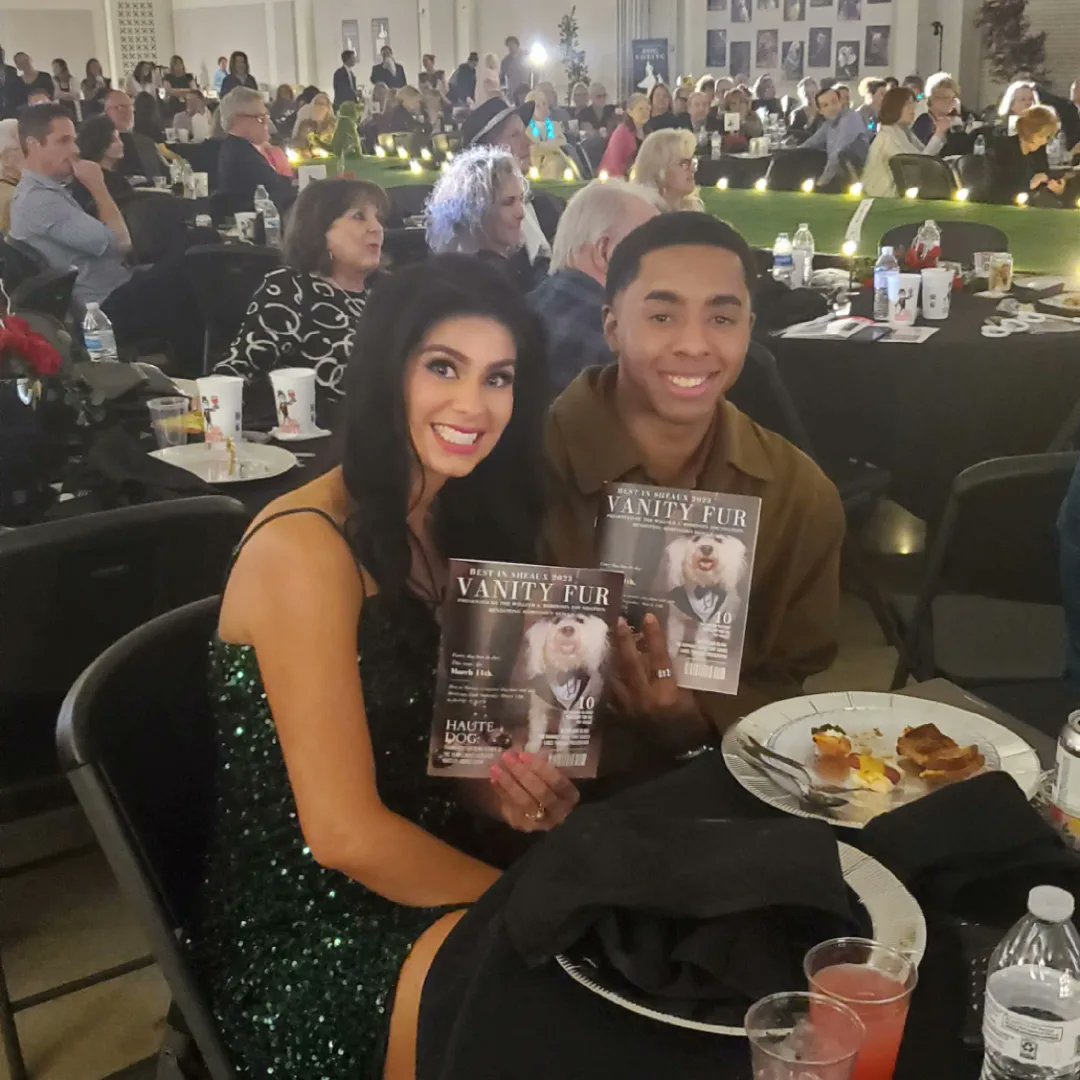 PrissB_TV's tweet photo. Last night I watched my coworker @BiskDTV slay her performance, walked an excited puppy who was eager to take the runway, chowed down on some grub, and made a few new friends! It was a wonderful night at #bestinsheaux2023 https://t.co/jP6hfaJZVW