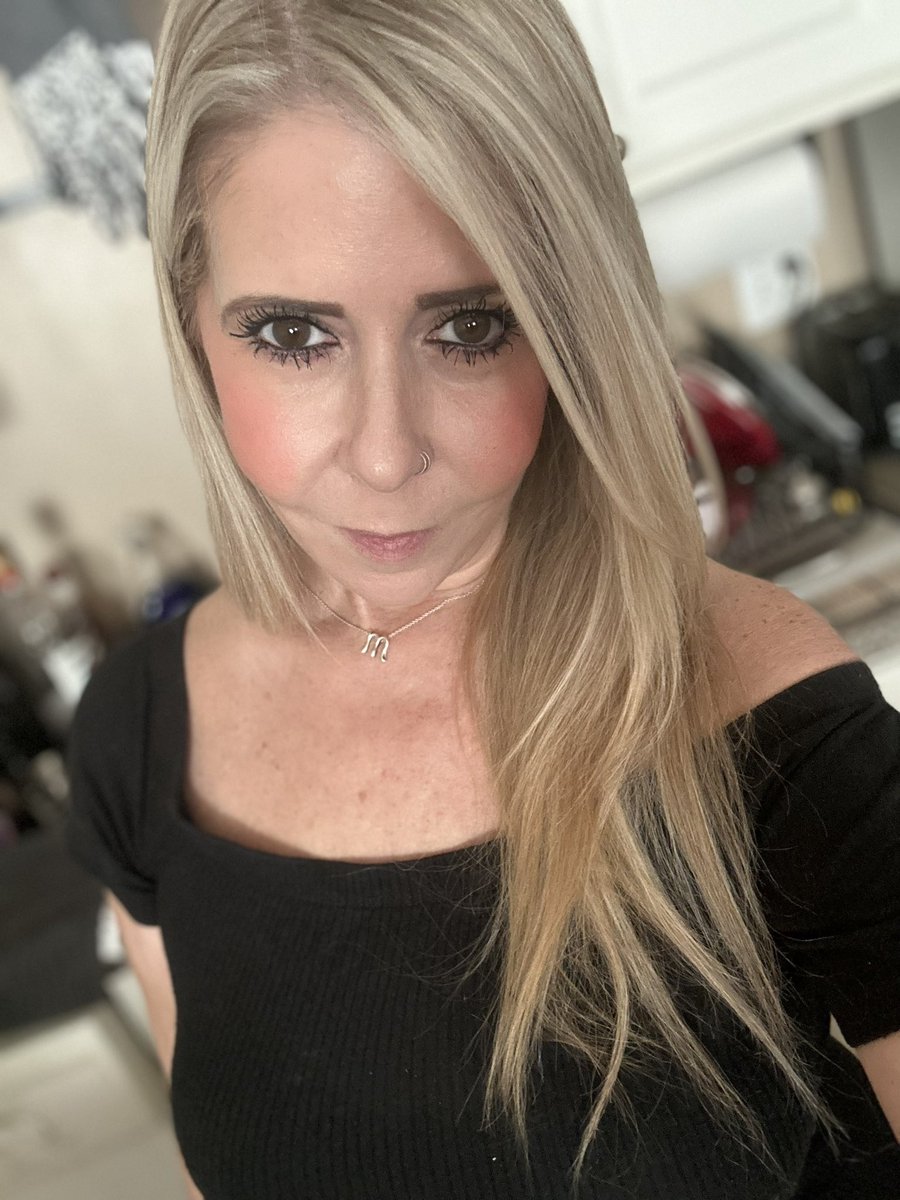 CurvyMissMia's tweet photo. Happy birthday to me! #nofilter #thisis48 https://t.co/FLqYRC9p91