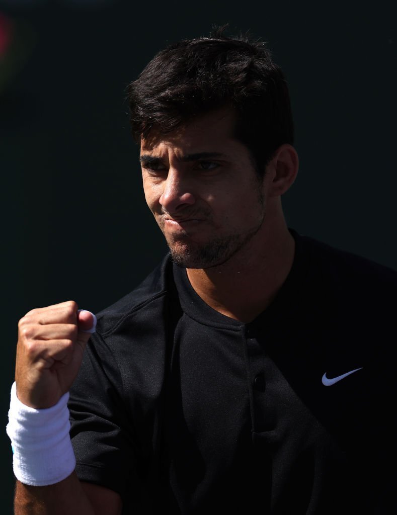 RelevantTennis's tweet image. CRISTIAN GARIN WINS, RUUD OUT! 🌴

The Chilean defeats Casper Ruud (4-5 in 2023) to reach R4 in Indian Wells. First time Garin goes this far in a Masters 1000 on hard since Paris 2019. 

Casper hasn't won two matches in a row (excl. ATP Finals) since the US Open. 😱