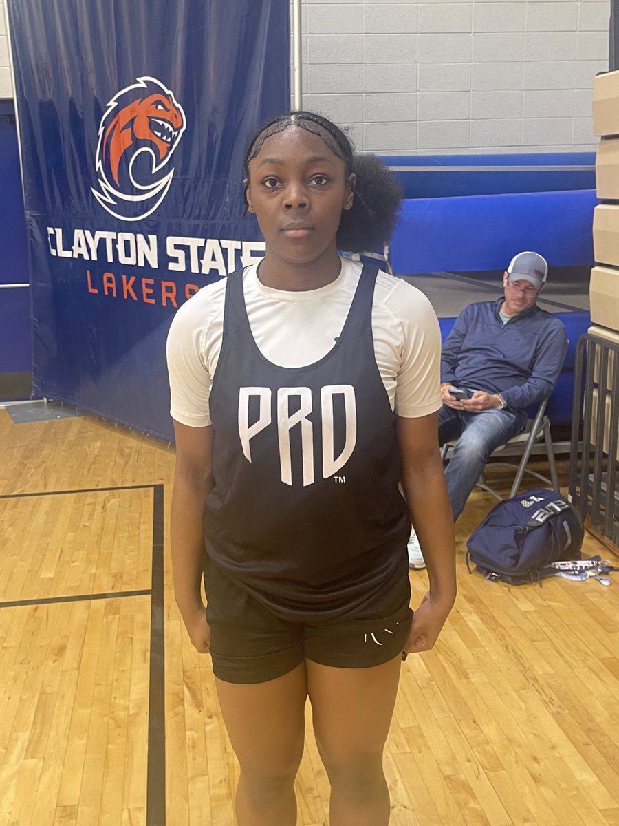 PRO_Movement1's tweet photo. College coaches and evaluators absolutely loved @21Amayaharris …
The ‘25 guard has a very strong build and can get to the rim and finish, creatively with either hand.
Harris is another young prospect with a bright future.
#PROElevation
#SpringShowdown https://t.co/EE7d8Oer4M
