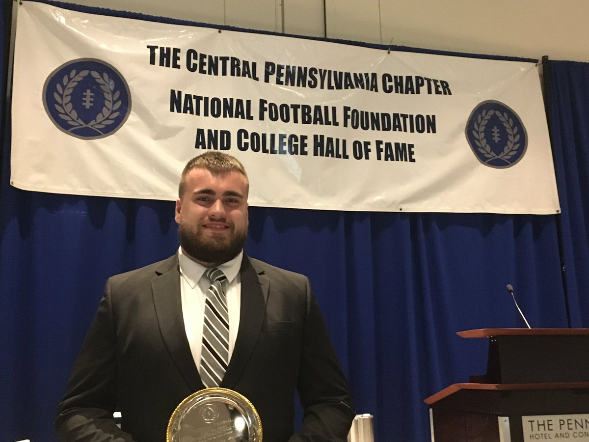 ClarionFootball's tweet photo. Congrats to Sr. OL Jimmy Gunning on being awarded the National Football Foundation Scholar-Athlete Award for outstanding football performance, academic achievement and leadership. Upon graduation, Jimmy will be a graduate assistant working with our TEs while pursuing his MBA. https://t.co/3FGM7zdNPE