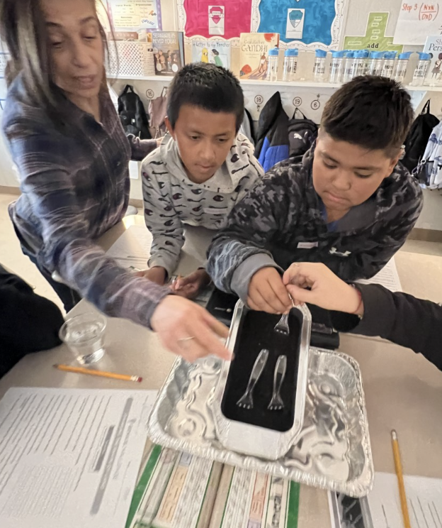 mcpsEDUCATOR's tweet photo. @SouthLakeES | 5th Grade teachers transformed their classrooms into hands-on science labs. Students created erosion, built circuits, sorted compost, researched animals & renewable energy sources. #MISAprep & #MISAready
Thank you @SouthLakeCSL, PPC, & Para for our #StemSnack https://t.co/AtCjmhsuq3