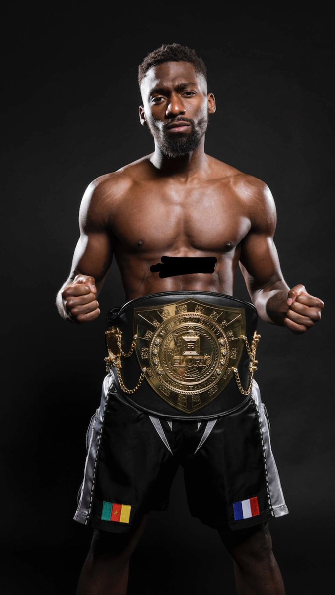 MMArena_'s tweet photo. Sans doute le meilleur combattant que la France 🇫🇷 ait jamais connu.
Il est très connu pour ses déclarations audacieuses qui lui ont valu à la fois des admirateurs et des critiques.

Une chose est sûre, il a toujours prouvé sur le ring et dans la cage. 

L’HEURE DU THREAD SUR CEDRIC « THE BEST » DOUMBE 👇🏼