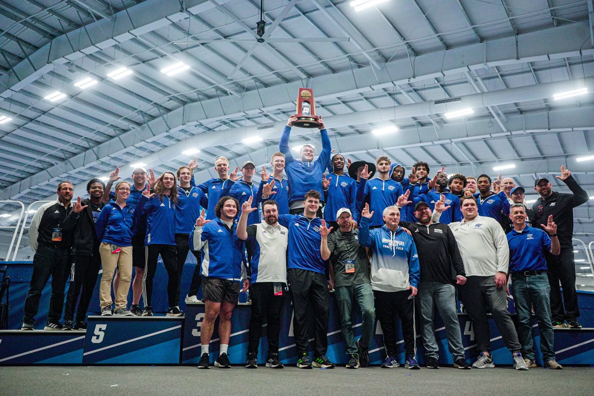 GVSUXCTF's tweet photo. And that’s a wrap! 👏

The Grand Valley State men’s track &amp; field team closed out their 2023 indoor season with a 3rd place finish at the NCAA DII Nationals this weekend! 

#AnchorUp https://t.co/sLVfB2fHad