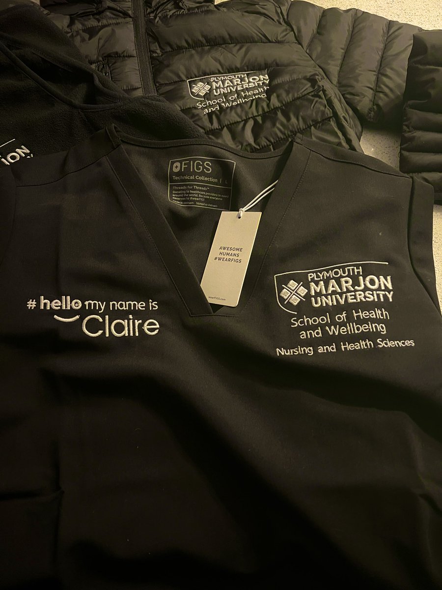 ClaireLangman's tweet image. You know when you work for THE BEST employer when the team get to wear these beauties!!! Huge thanks to @wearfigs and Redbarn Custom Clothing! @marjonuni @PMU_Healthcare @SandyKnowlesPMU @hannahlames1 @juliemccoylect1 @beckyHFN    #awesomehumanswearfigs #threadsforthreads