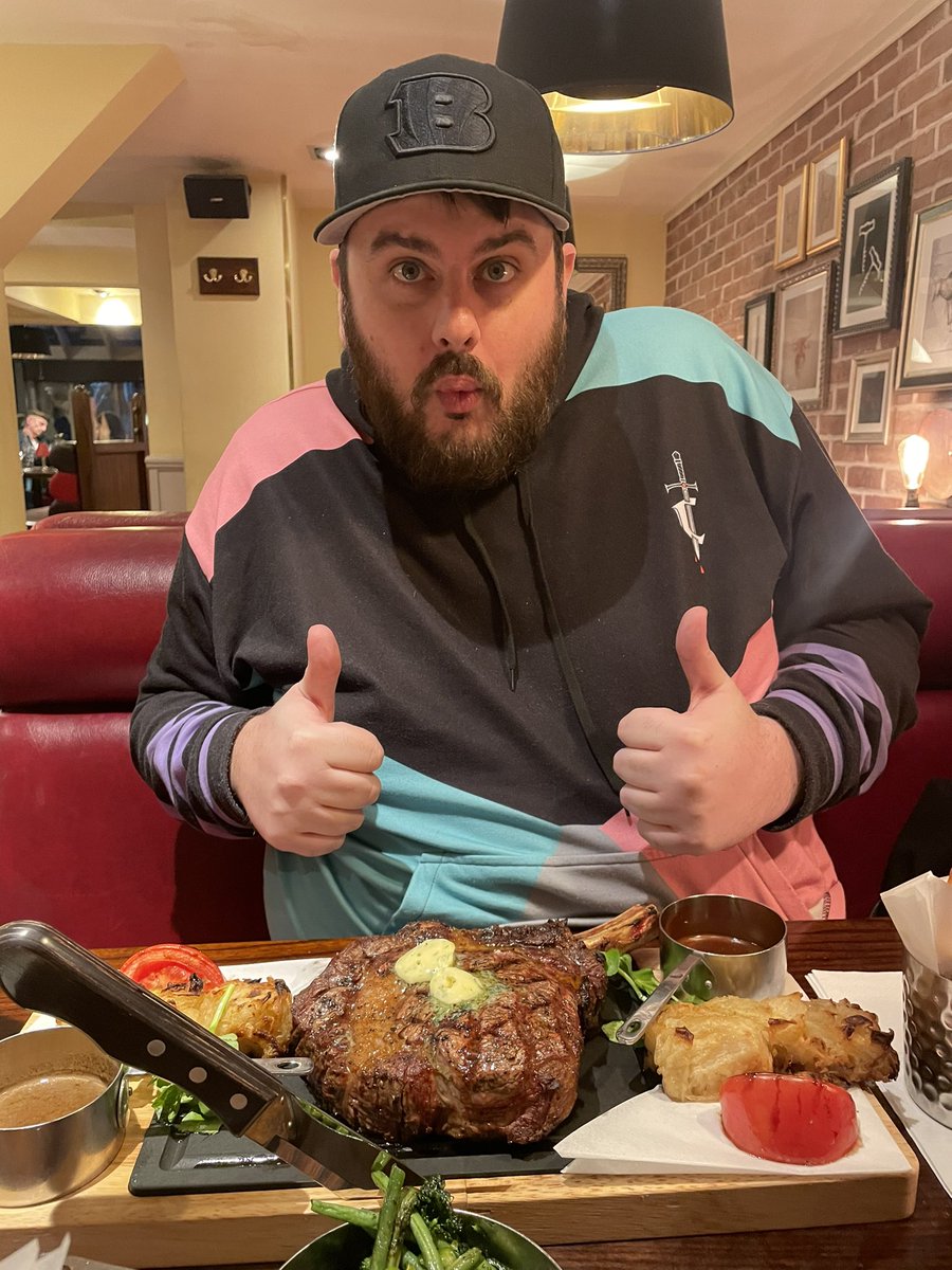 AoS_Marshy92's tweet photo. Treating myself to a well earned victory steak. It’s the little things in life… 

#metabreaker #42%winrate #28ozSteak https://t.co/emzINjR8Ka