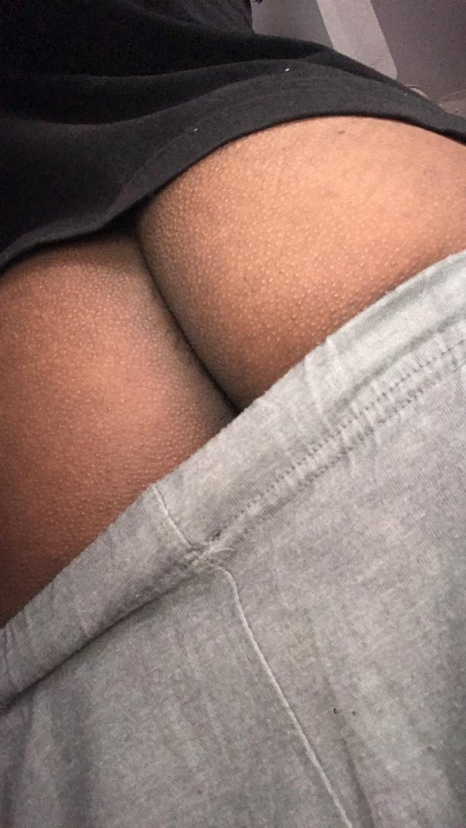 ShowsSasha69's tweet photo. There's a new booty in town 🍑😽
Follow for more amazing content

#submissive #guys #twink #boys #ass #buttcheeks #hotAF #bubblebooty #gay #BlackGays  #nakedbro #hornybro #hornypost  #black #humpday https://t.co/EX0AmY9rWl