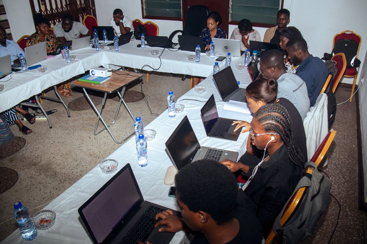 blossomacademy_'s tweet image. Don&apos;t let anything stand in the way of your dreams.

Become the Data Analyst you envision!

Sign up for our programs here: lnkd.in/gdaSQtwh

#TheFutureIsData #Talent4Startups #DigitalAfrica #data #business #dataanalytics #daterush