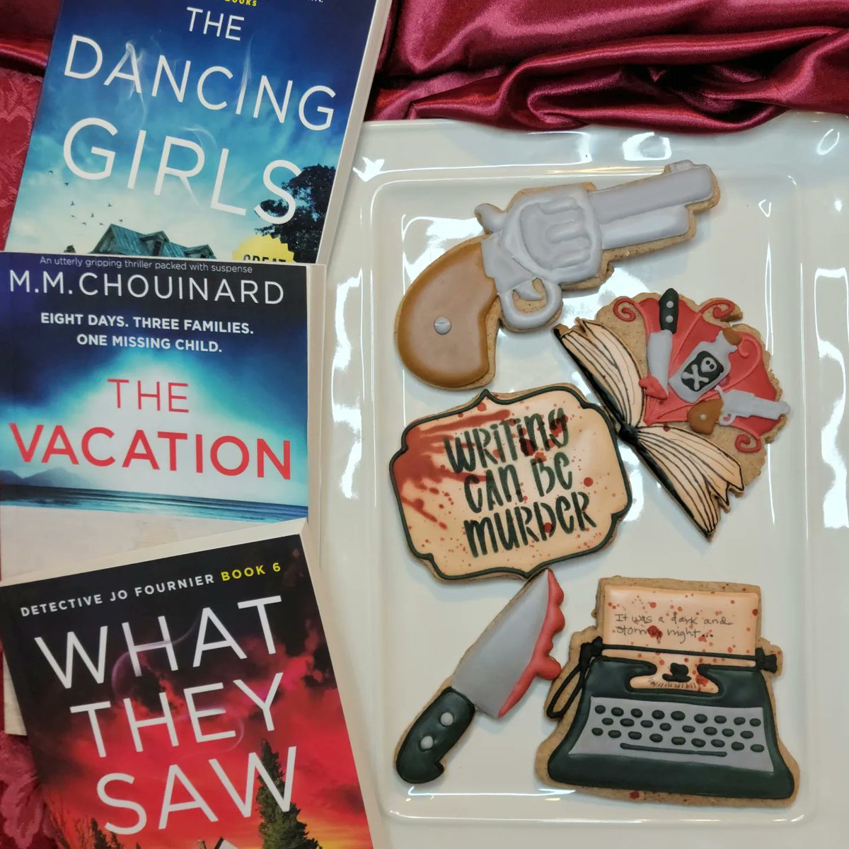 m_m_chouinard's tweet photo. It really was only a matter of time before my cookies and my books collided! My first attempt at a crime-fiction-themed cookie set. What do you think?! 
 #thrillerbooks #mysterybooks #murdermystery #cookieart #cookiedecorating #royalicingcookies https://t.co/fsJwNRfwO9