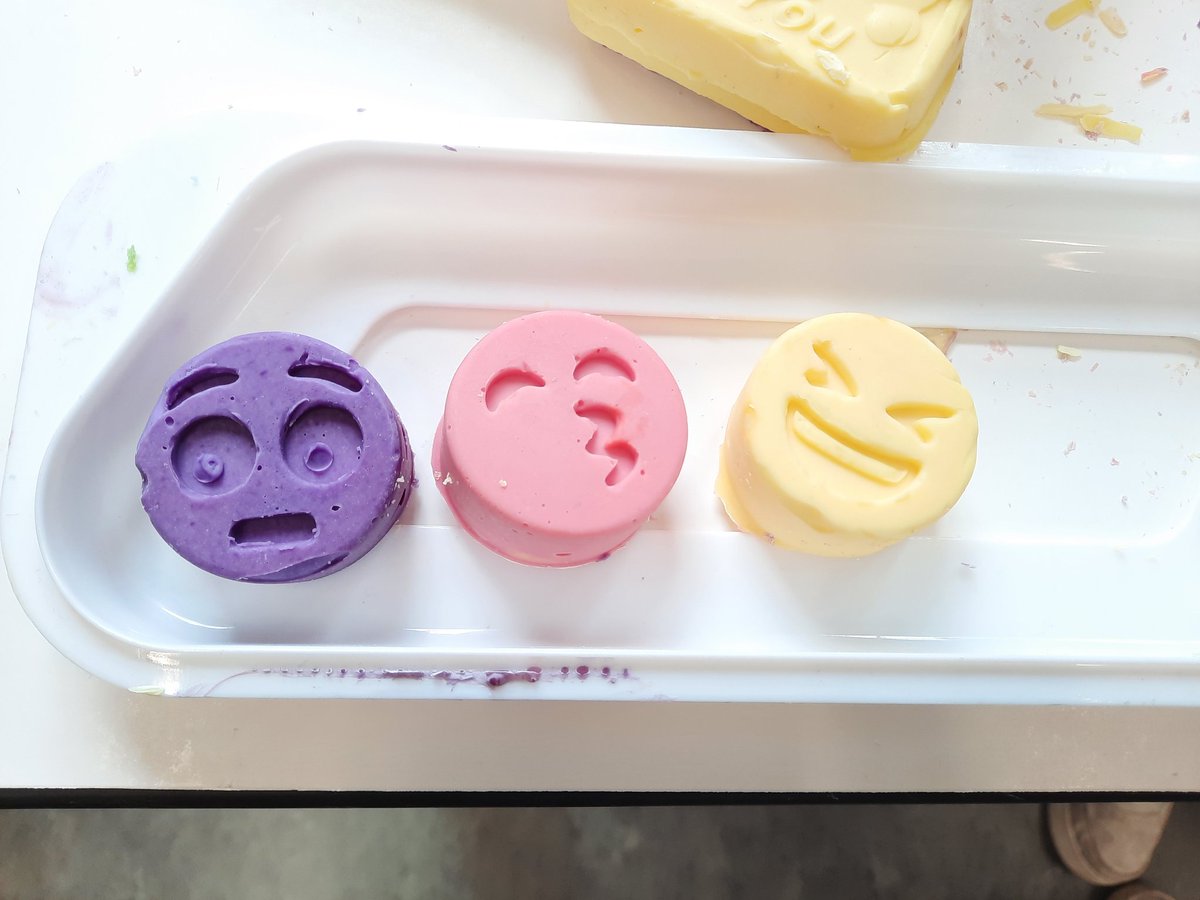 marcymcscience's tweet photo. FOS 3 made some great looking soap bars this year. We have been studying the role functional groups play in chemical reactions. No better reaction than Saponification. https://t.co/5WJD1ljLvc