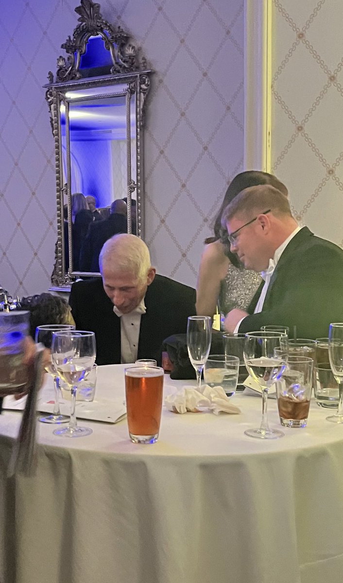 Last night at the Gridiron Dinner in DC, maybe 10 feet from me and @sarahagruen, a woman collapsed, hit her head on a table, and was laying on the floor without moving. People gather trying to help, but no one is sure what to do. Someone goes to find a doctor. They found one.