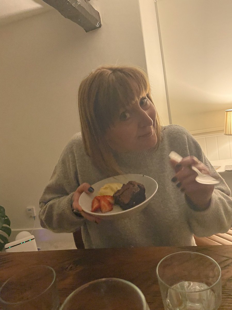 Lucy Schofield tweet media