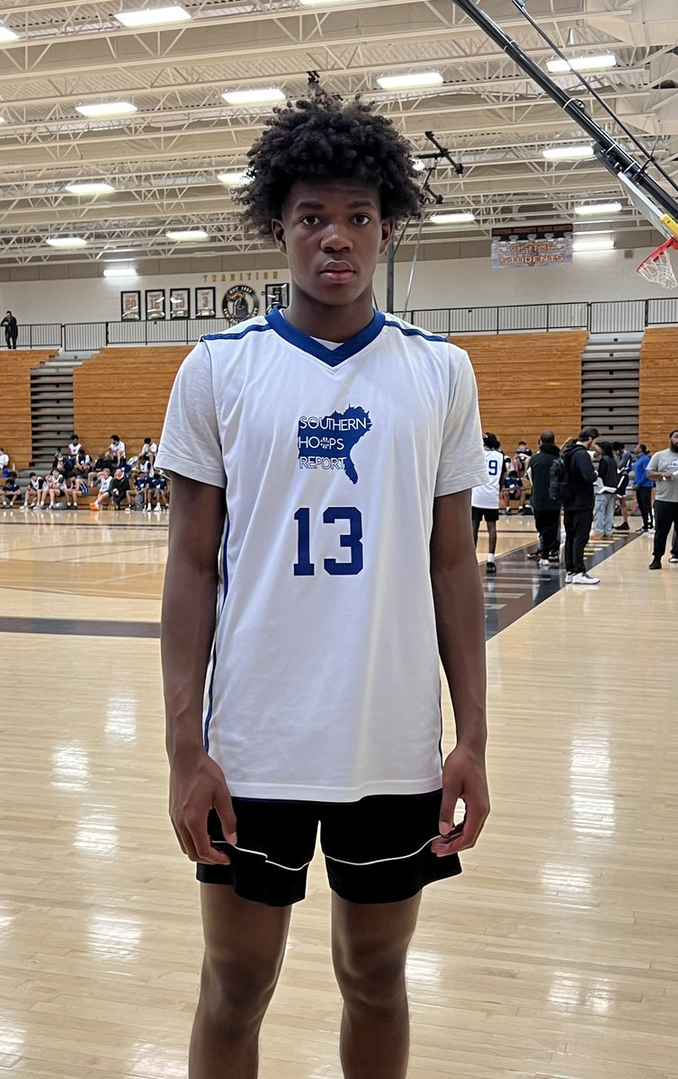 BBarringer25's tweet photo. At the #SHReportShowcase ready to hoop 🏀 https://t.co/xZt02piBNB