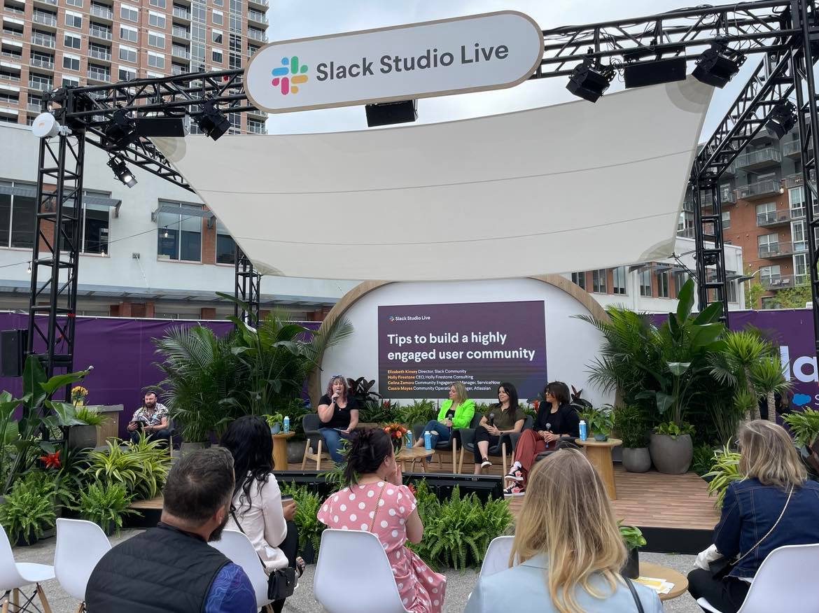 SlackHQ's tweet photo. "You can start small. Give yourself the permission and acknowledgement that it's ok to be small—you don't have to have 100 people or 1 million people to build community—you can have five people and build a community."
- Elizabeth Kinsey, Director, Community at Slack. #SlackSXSW https://t.co/Pkh2FUuV4X