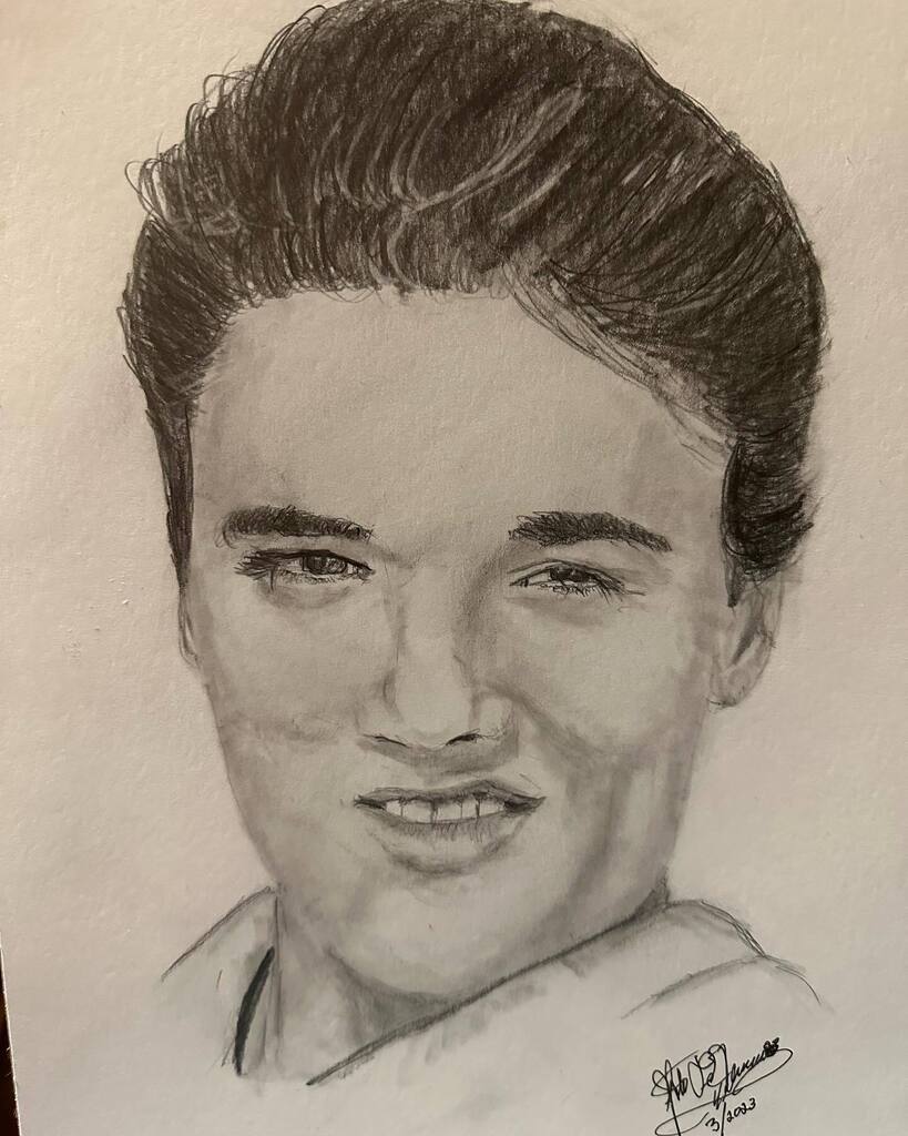Yes the King was younger here in the picture I drew of #elvispresley and my client is very happy. #rockandroll #rockandrollhalloffame #rockandrollmusic #Art #artistsofinstagram instagr.am/p/CpsbHdgu0_K/