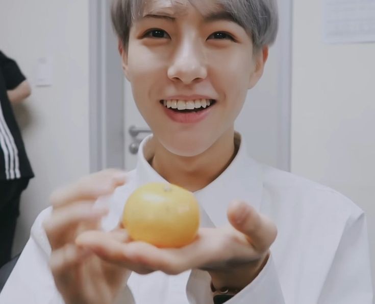 Junnie si jeruk 🍊 tweet media
