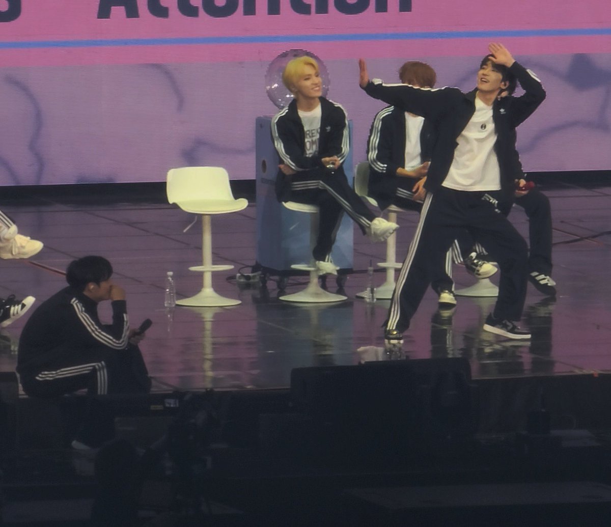 🐈🐕 tweet media