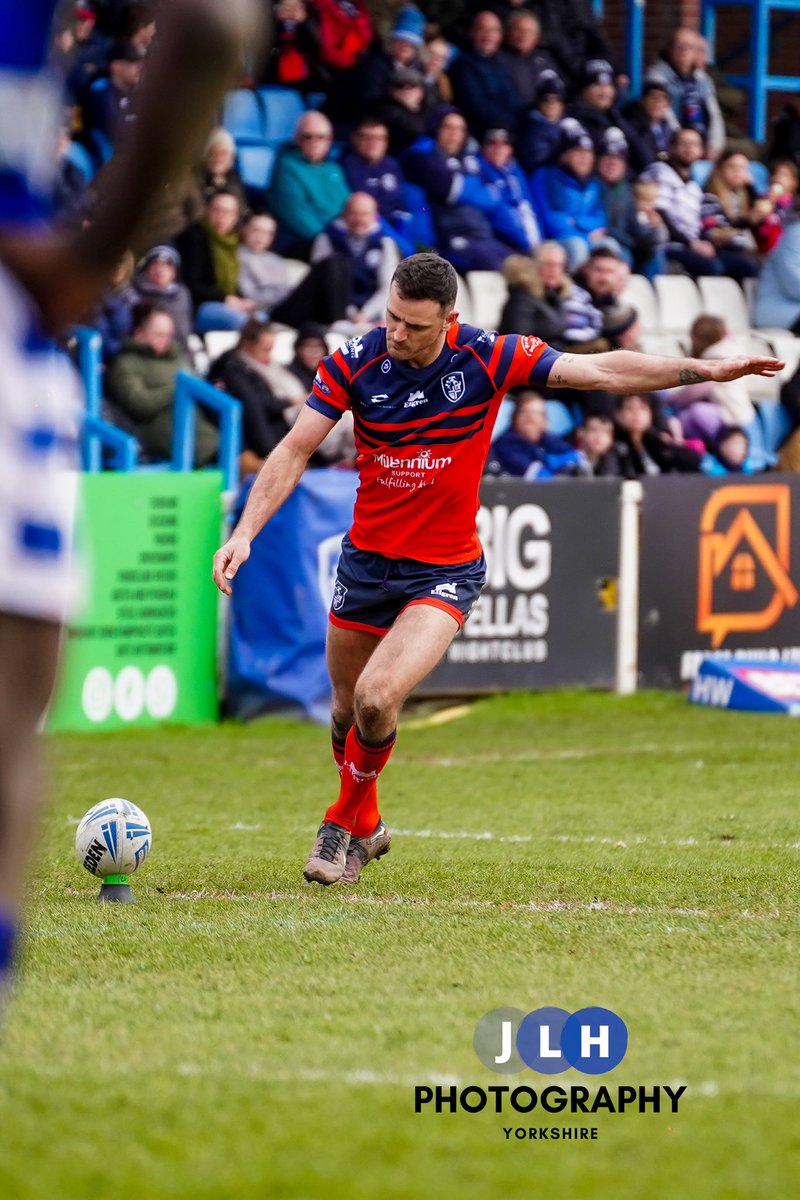 JLHPhotoYorks's tweet photo. A try from @thomas_lacans briefly puts @FevRoversRLFC ahead before @HalifaxPanthers level the scores 🏉📸 https://t.co/RxROM5LjNR