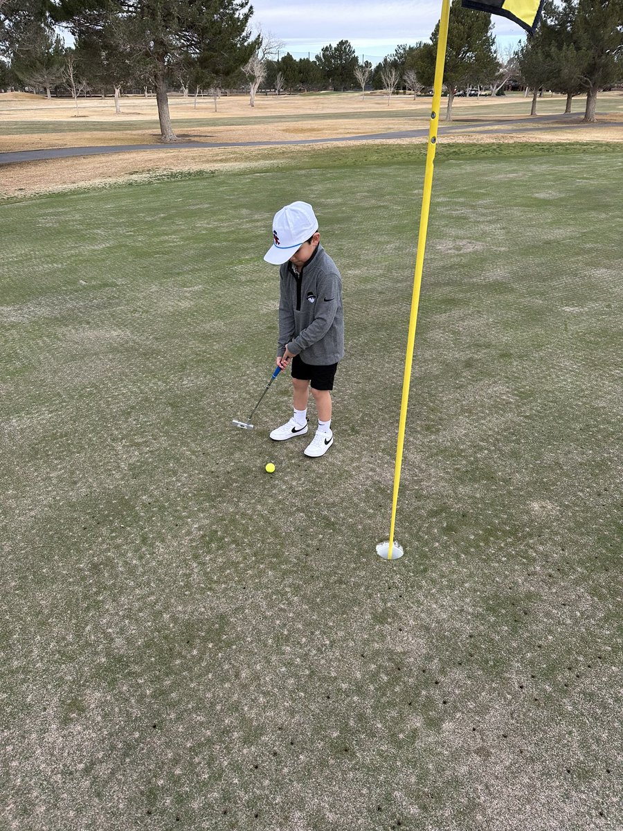 Starting them young!! ⛳️@MalbonGolf