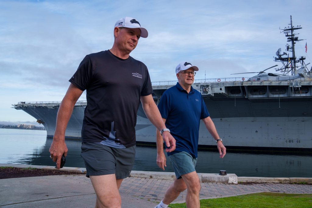 Morning walk in San Diego with <a href="/CN_Australia/">Chief of Navy Australia</a> to the USS Midway.