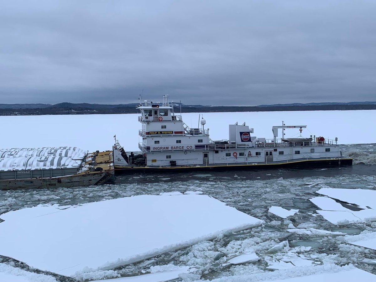 MaryCKenn's tweet photo. Some more pictures from the adventure of the two Ingram tows pushing 6 barges each heading through Lake Pepin yesterday on their way to St Paul to open the 2023 Upper Miss navigation season. Photos from Captain Mike Slaby. https://t.co/3yhE3xMW4N