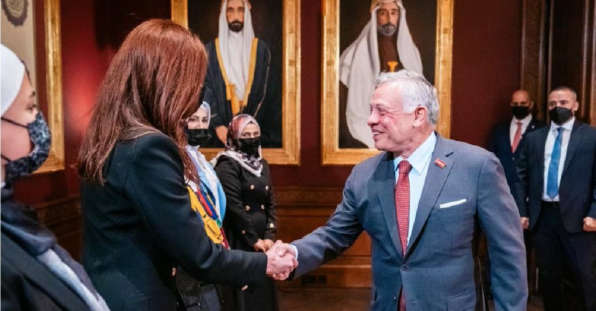 KonnTech's tweet photo. كان لشريكتنا المؤسسة @basmabdallah شرف اللقاء بجلالة الملك @KingAbdullahII بمناسبة يوم المرأة العالمي مع مجموعة مميزة من السيدات الأردنيات الرائدات. نود أن نتوجه بالشكر والعرفان لجلالته والديوان الملكي العامر @RHCJO على الدعوة والاهتمام المتواصل بالمرأة الريادية ودعمها للنجاح https://t.co/XsXEXx038N