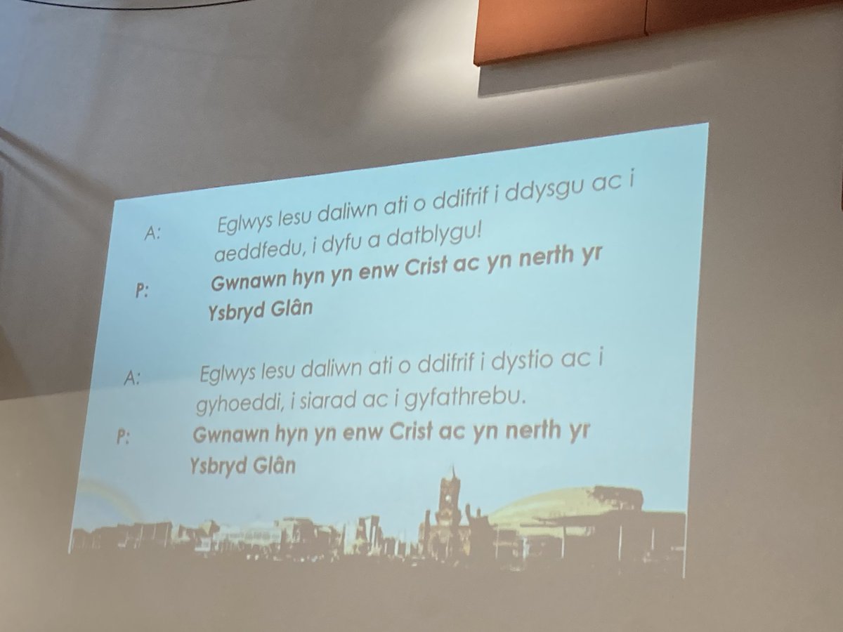 Diolch i bawb am fore bendithiol yn gwneud i ni feddwl am yr UN mewn gymaint o wahanol ffyrdd. Am air a gweddi, am rap a chân gyda gitar! Am gwmni ein gilydd, i Ti o Dad diolchwn! Tan tro nesa’! ♥️