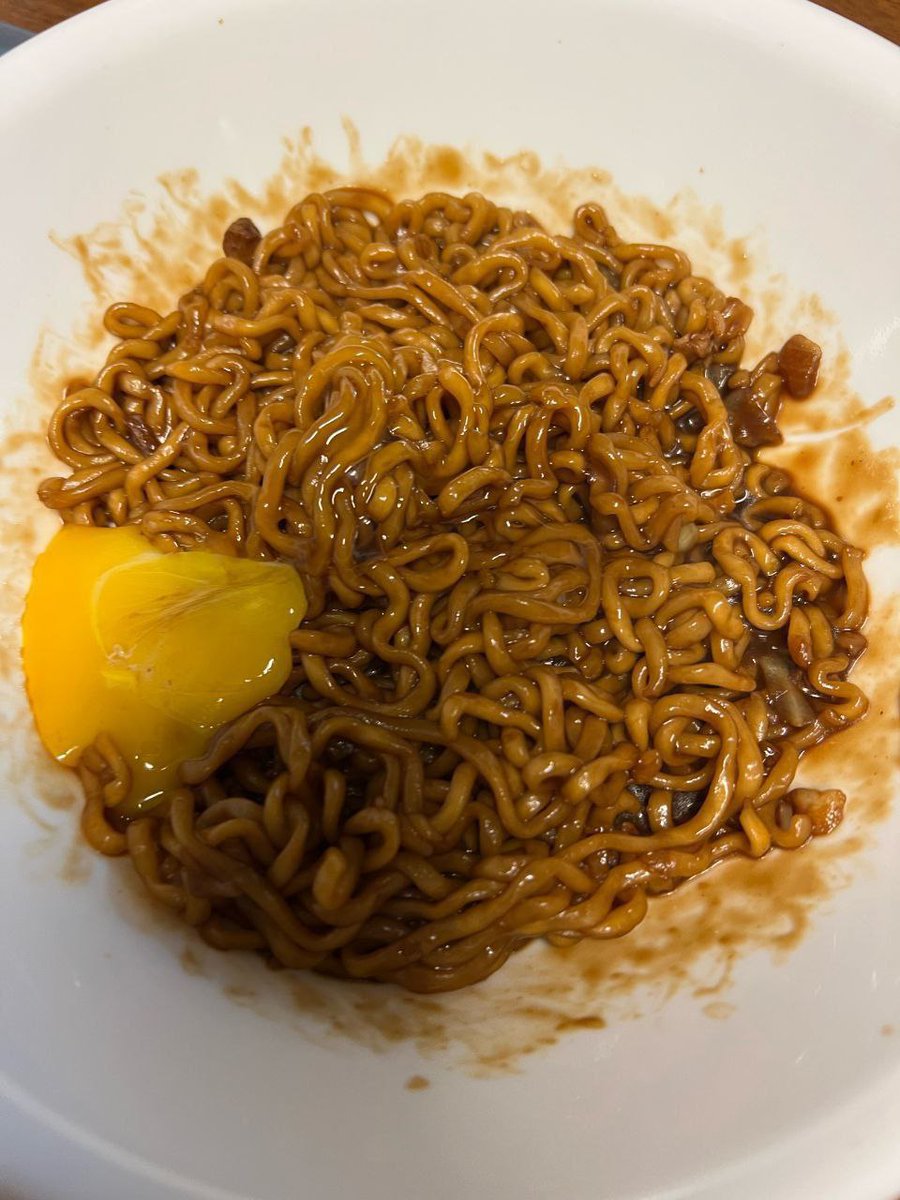gomgomkai88's tweet photo. این فلسفه ی تخم مرغ خام توی غذاهاشونو درک نکردم هیچوقت
#Rover #KAI_Rover
@weareoneEXO 
@B_hundred_Hyun @layzhang https://t.co/z8RWuEXFp0