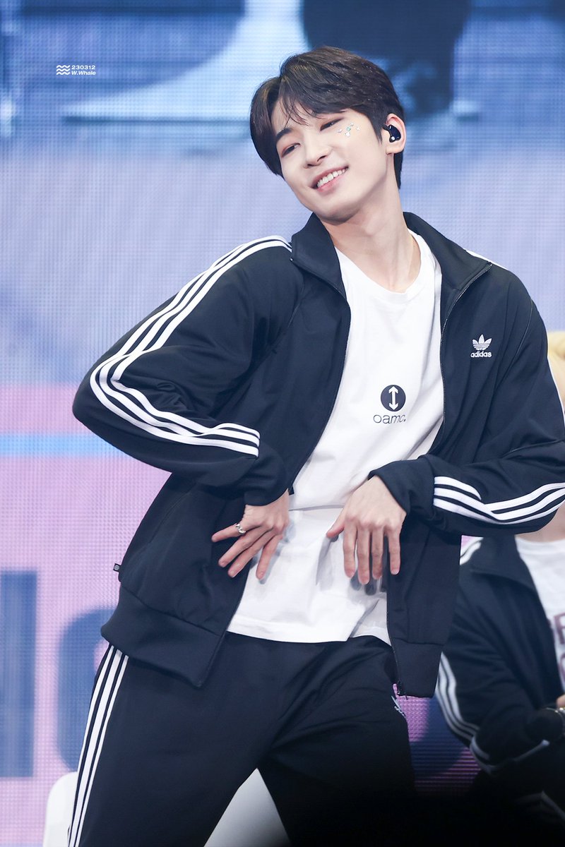 wonubliss's tweet photo. attention 🤍 https://t.co/UqiqqSgbvF