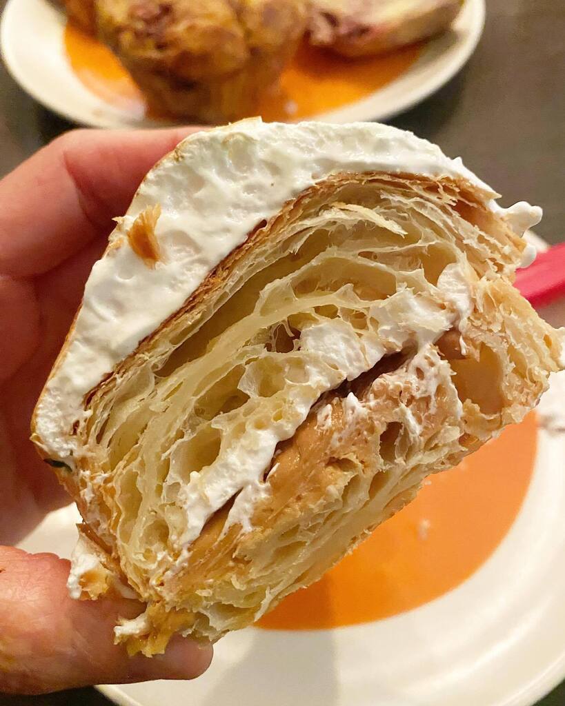 Homemade marshmallow meringue fluff with creamy peanut butter and chopped peanuts stuffed inside a buttery flaky croissant. Dad taste tested this one and ate the whole thing in a few bites and gave 2 thumbs up! 👍👍🥐🥜🔥#pbandfluff #homemadefluff #fl… instagr.am/p/CpsezsLuLY0/