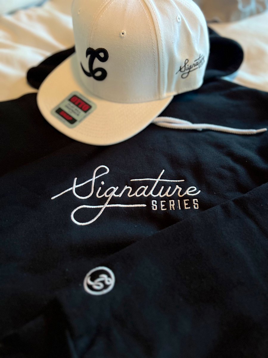 MJ_Micks's tweet photo. This Signature Series gear from @cultureopolis is 🔥 https://t.co/6V0xSAyygU  #cultureopolis #cultureopolisofficial #streetwear #activewear #SmallBiz #shopsmall https://t.co/rex9TyXe2N