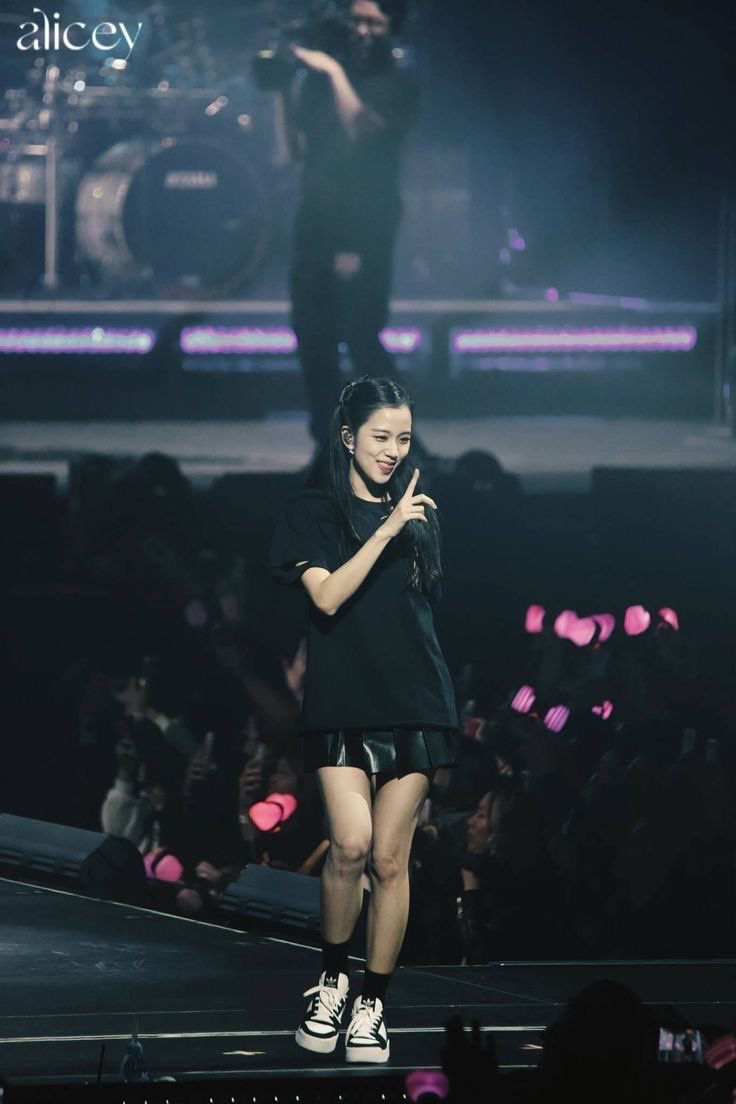 beenthat_sicula's tweet photo. GORGEOUS

JISOO SOLO TEASER
#MEbyJISOO
 #MEbyJISOO https://t.co/BOGmJVFxXi