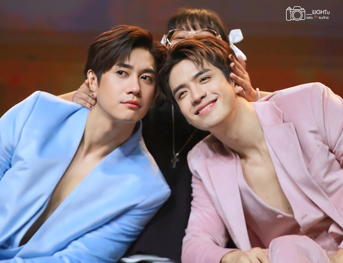 __iLIGHTu's tweet photo. แฟนคอนจบแต��เราจะตามซัพพอร์ตเด็กแฝดของมัมหมีต่อไปนะค้าบ หมายักษ์แมวน้อยน่ารักน่าใจสุบๆ เบิ้บบูมุ๊เที๊ยวบุ้บู๋บิบี๋ของมี๊ รักพวกหนูนะคับบ ซัพพอร์ตทั้งคู่เสมอ มีแจม��ีฟิล์ม มีฟิล์มมีแจมน้าา 💖 @film_tnp20 @RachataJam 
JAM X FILM
#JFFanCon https://t.co/0Ku4XxSwfD