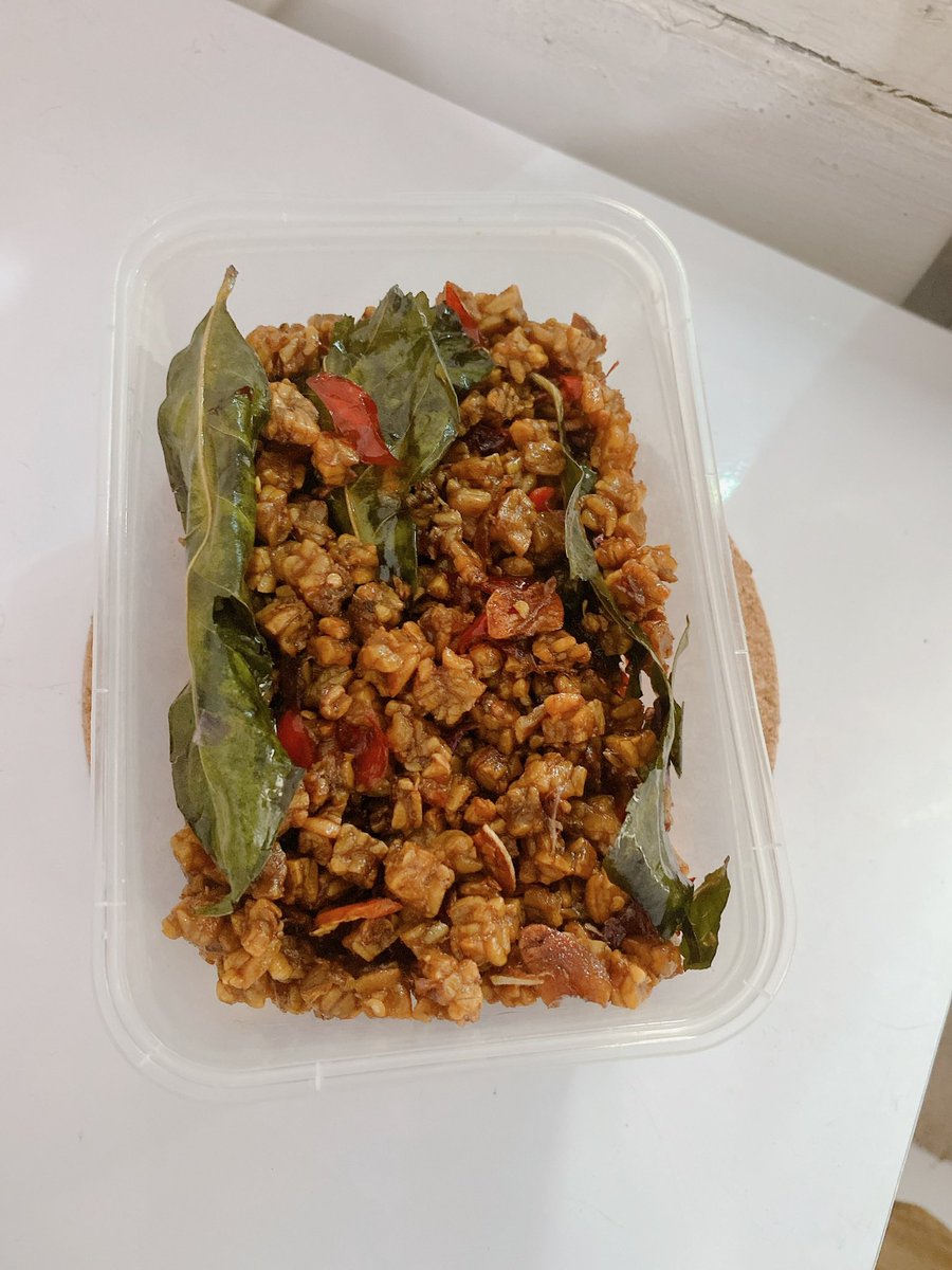 _yuikochi's tweet photo. Kering tempe

Bahan : tempe, 2 siung bawang putih, 4 siung bawang merah, 5 cabe merah keriting, 3 lbr daun salam, 3 sdm kecap manis, 1 sdt garam, 2 sdt kaldu jamur. #resepsimpel #resepanakkos #resepmadam https://t.co/sQ3Tf6bOtZ