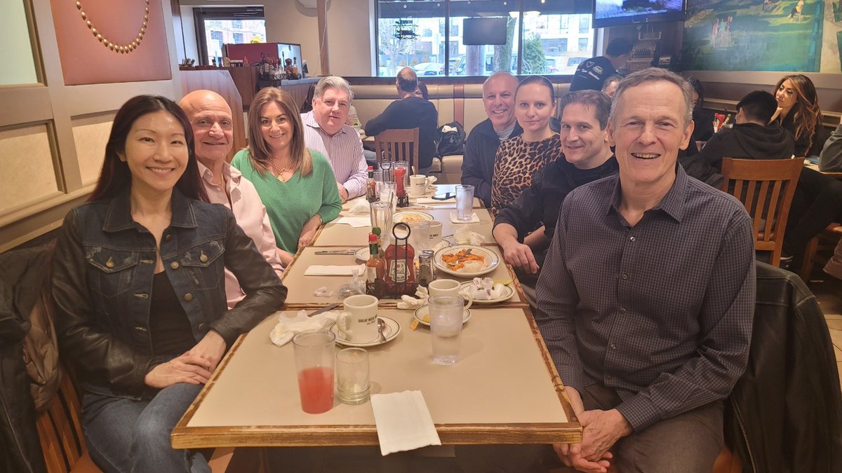 VolumePrintcess's tweet photo. We had such a blast yesterday! Love my traders ❤️#newyork #pitters #traders https://t.co/kFmx98PT0a