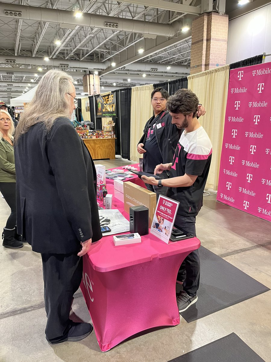 CarlosMTmobile's tweet photo. We here at the RV show. Sharing why T-Mobile is the best for RV and home internet needs #TMobile #TmobileHomeInternet https://t.co/5OnMTYNIFl