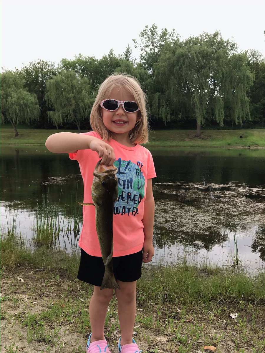 Look at this bassmasters catch🎣

#fishing #fishin #catchandrelease #bassmaster #bassfishing #lakelife #kidswhofish #takeakidfishing #ladyanglers #bass #fishoftheday #sundayvibes