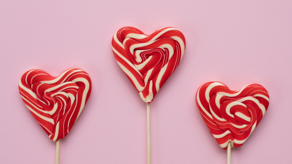 Kann man die einzig "wahre" #Liebe nur erleben, wenn man Kinder hat? Ist Liebe überhaupt vergleichbar oder erlebt nicht jede*r Liebe individuell? 

Zum aktuellsten Blog-Artikel: 
kinderfrei-leben.ch/blog/wahre-lie…

#kinderfrei #kinderfreileben